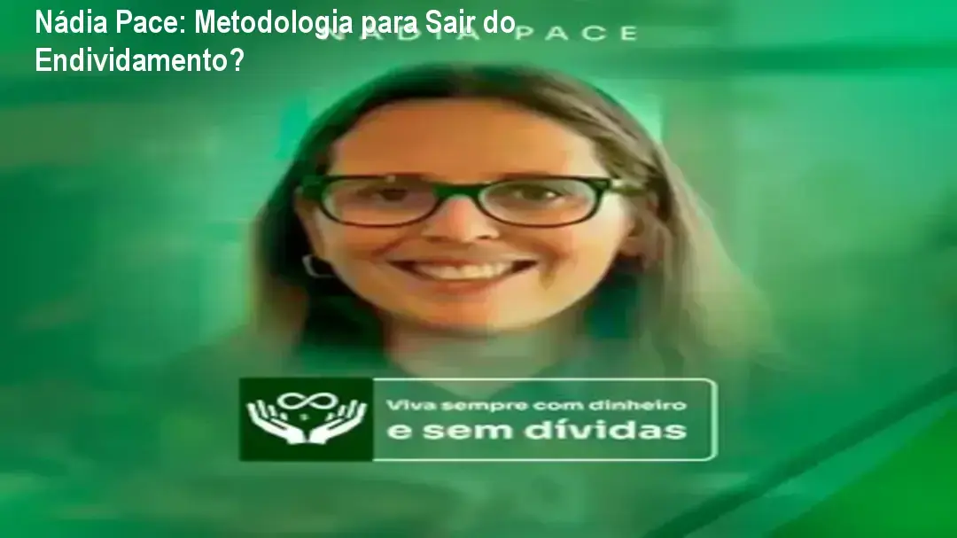 Nádia Pace explicando estratégias financeiras para recuperação de crédito e organização financeira.